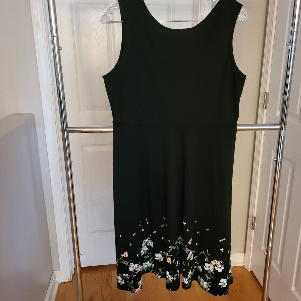 Votepretty brand sleeveless dress.  Black with floral accents.  Size XL.